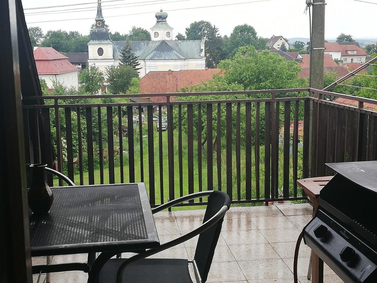Apartman Za Kostelem Zvole  Buitenkant foto